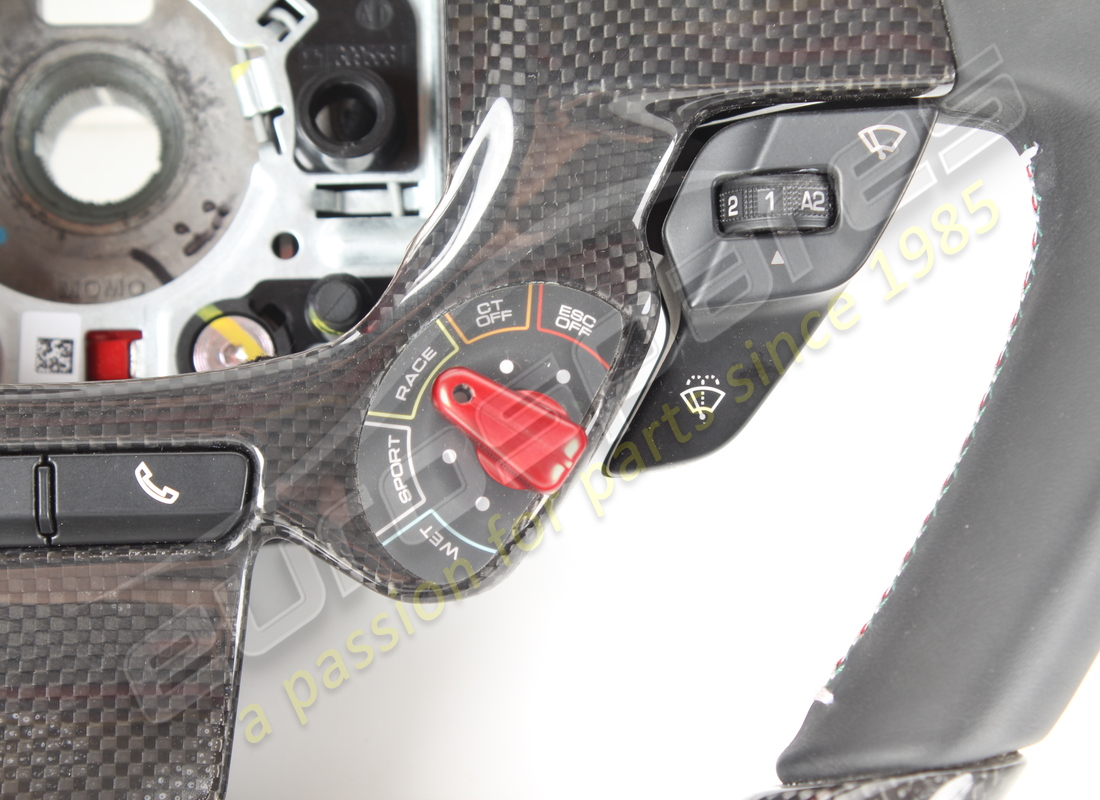 USED FERRARI COMPLETE STEERING WHEEL. PART NUMBER 337540 (5) used ferrari complete steering wheel. part number 337540 (5)