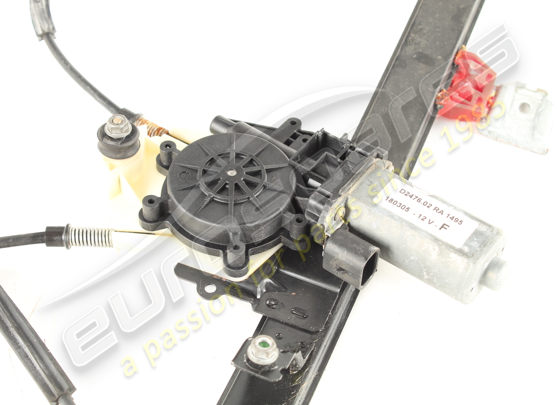 used maserati rh front glass lift. part number 84934000 (2)