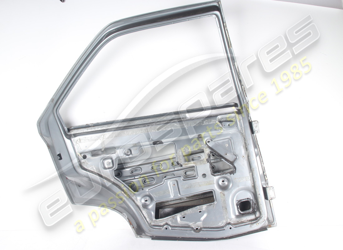 used maserati complete rear lh door. part number 374530203 (4)