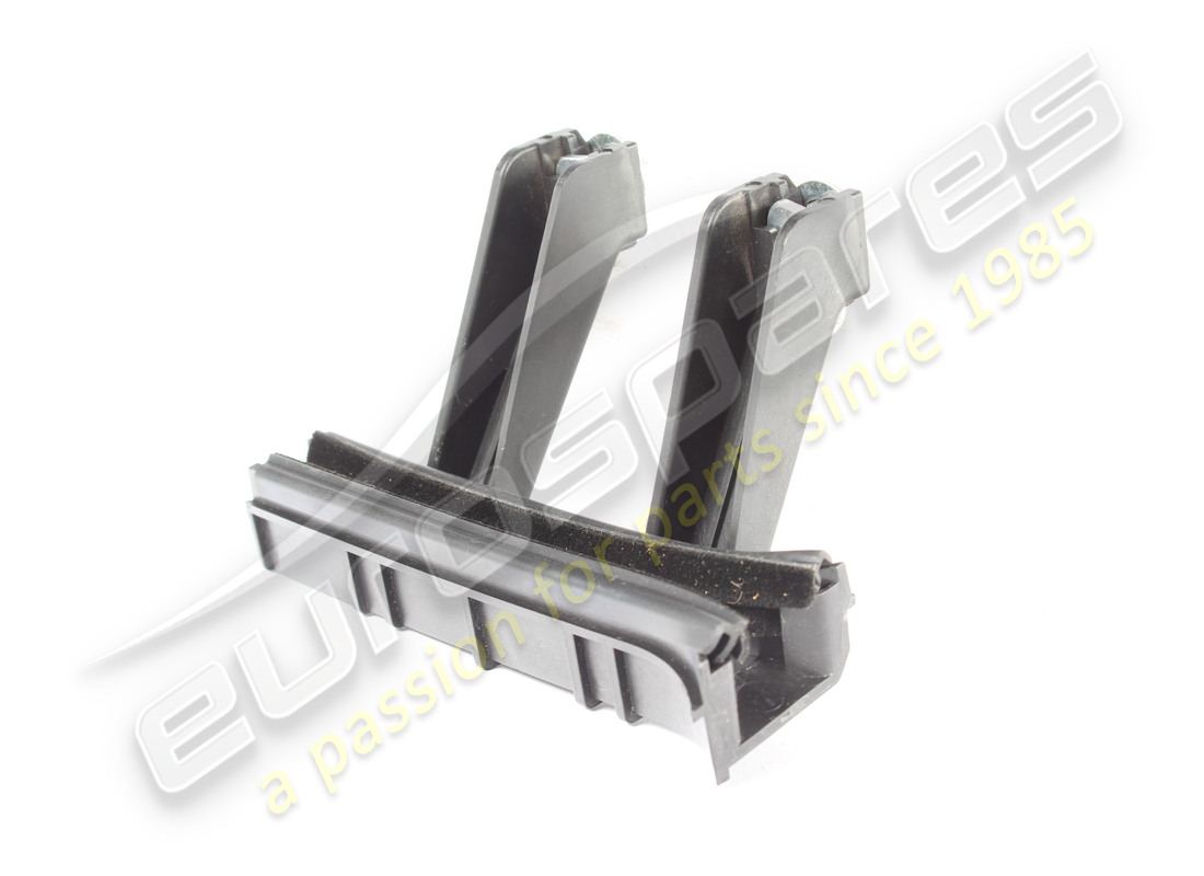 used maserati rear rh window run channel. part number 670212815 (2)