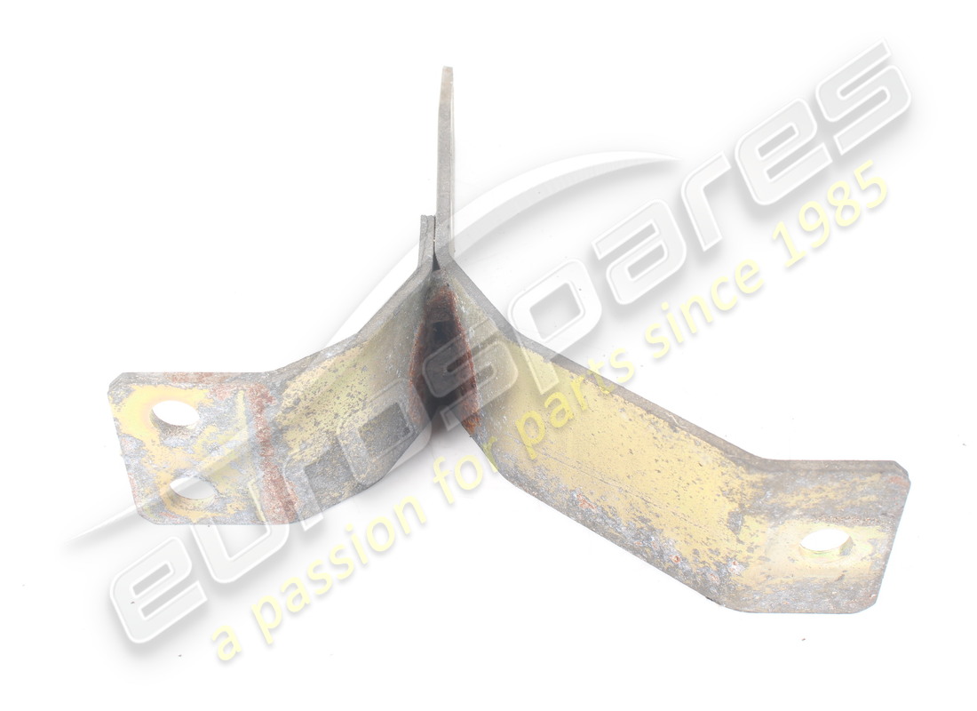 USED MASERATI BUMPER FASTENING RH BRACKET. PART NUMBER 386300118 (2) used maserati bumper fastening rh bracket. part number 386300118 (2)