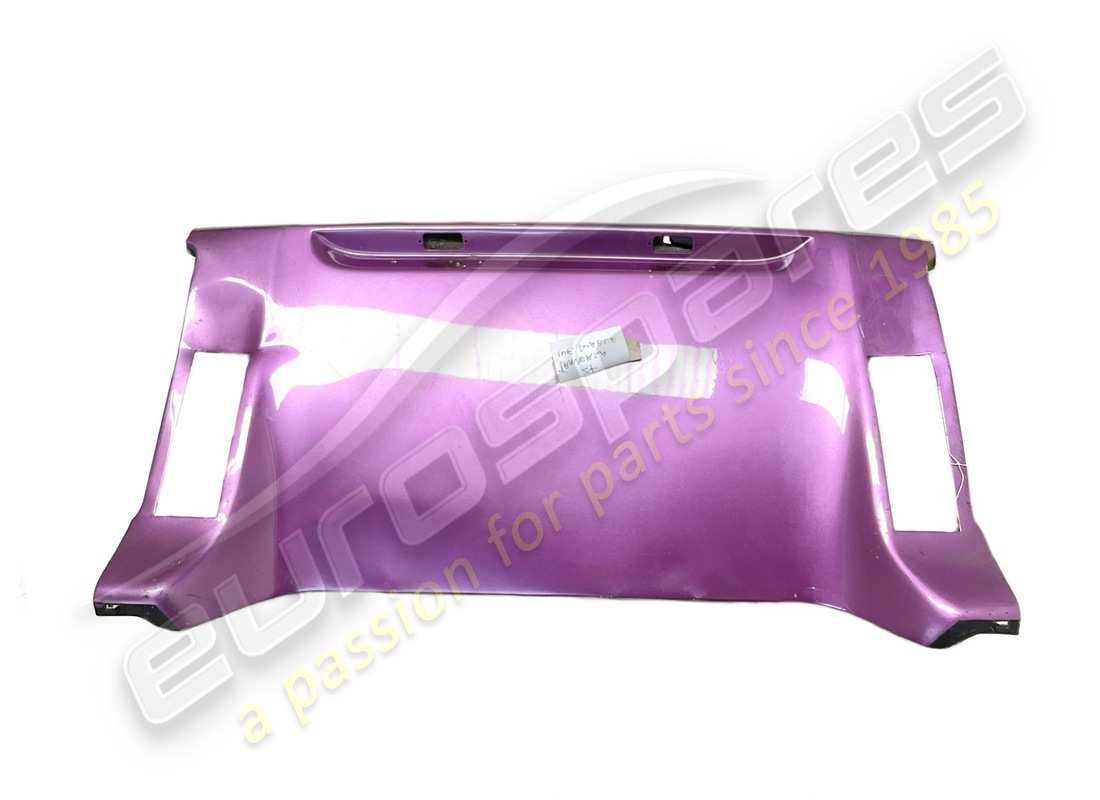 DAMAGED Lamborghini REAR EXTERIOR COVER.BETWEEN FEND . PART NUMBER 009410200 (1)