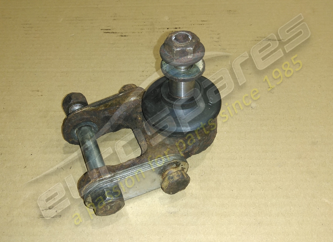 used ferrari lower ball joint. part number 133944 (1)