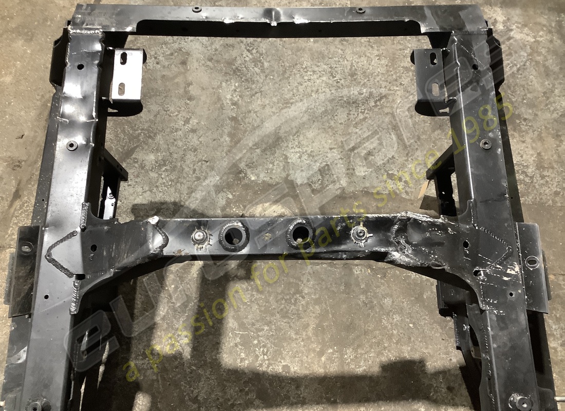 damaged lamborghini rear end. part number 470813031f (4)