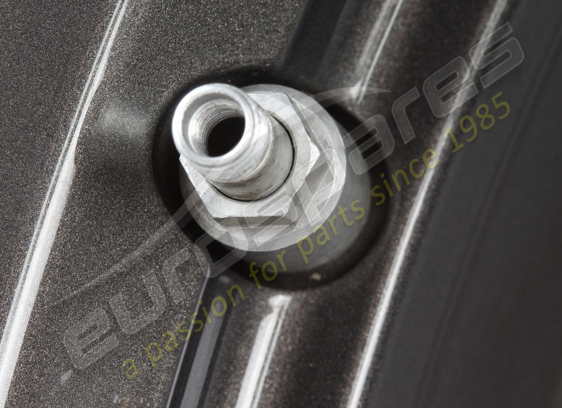used ferrari front wheel. part number 855340 (4)