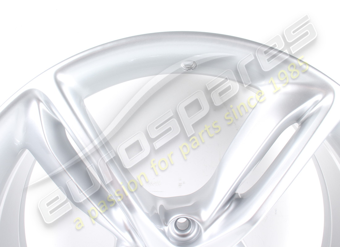 RECONDITIONED FERRARI FRONT WHEEL. PART NUMBER 328456 (2) reconditioned ferrari front wheel. part number 328456 (2)