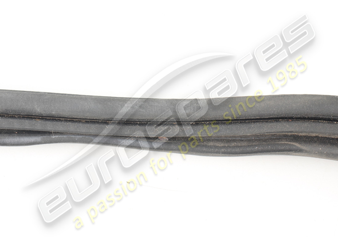 used aston martin weatherstrip assembly, door, lh part number 6g33c20709ah (3)