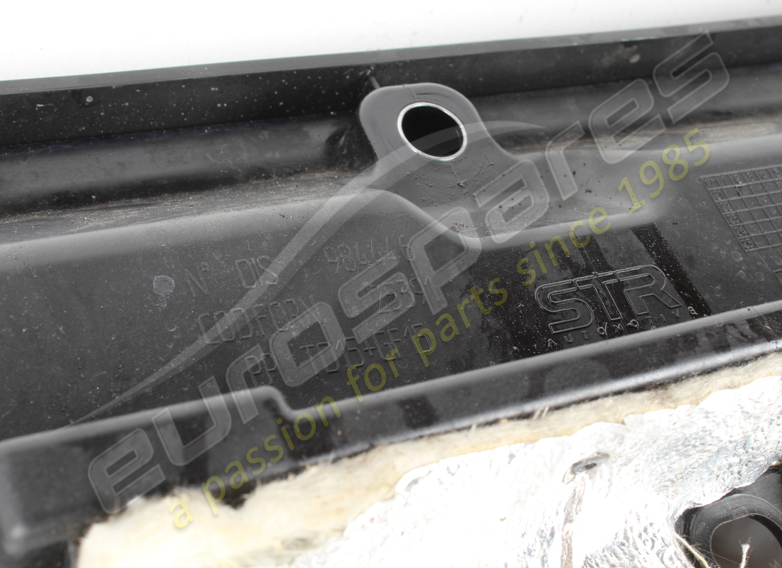 USED FERRARI CARRIER PARAURTI POST COMPLETE. PART NUMBER 984456 (6) used ferrari carrier paraurti post complete. part number 984456 (6)