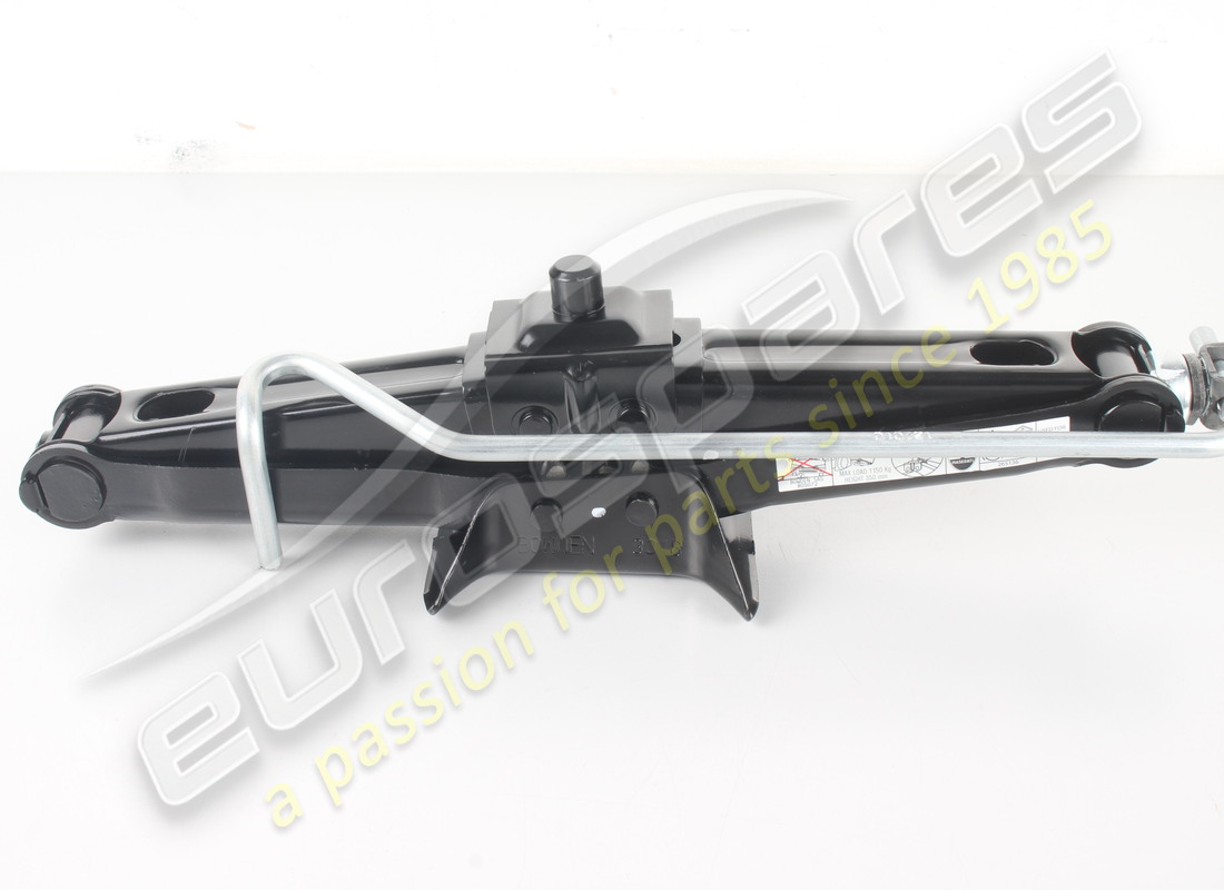 NEW MASERATI JACK. PART NUMBER 670004526 (5) new maserati jack. part number 670004526 (5)