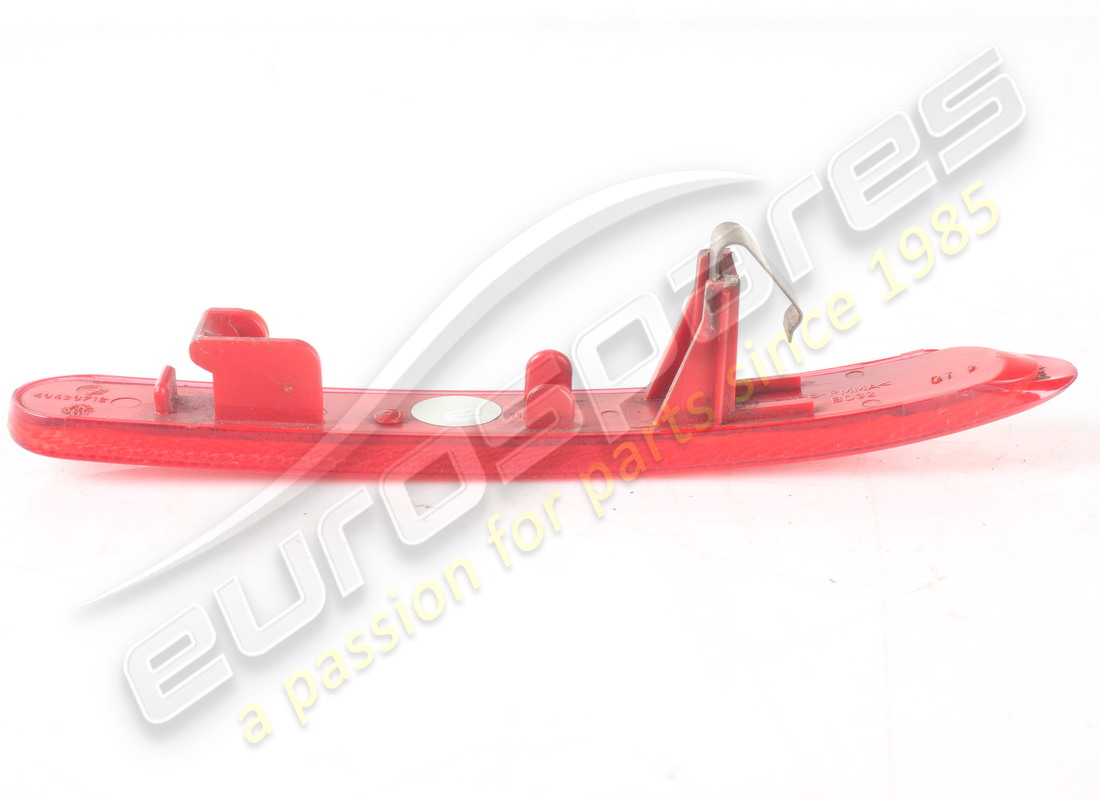 USED MASERATI LH REFLECTOR FOR REAR BUMPER. PART NUMBER 46426712 (2) used maserati lh reflector for rear bumper. part number 46426712 (2)