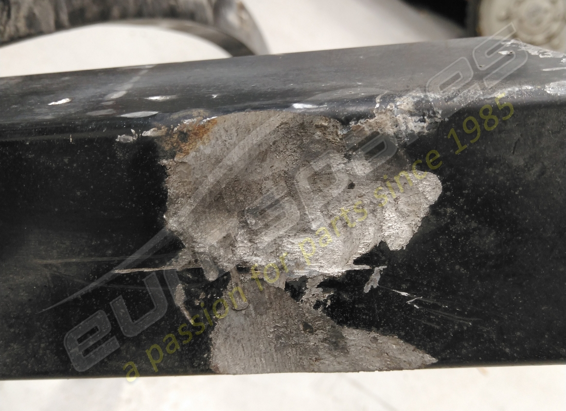 damaged lamborghini rear bumper. part number 400807307 (2)