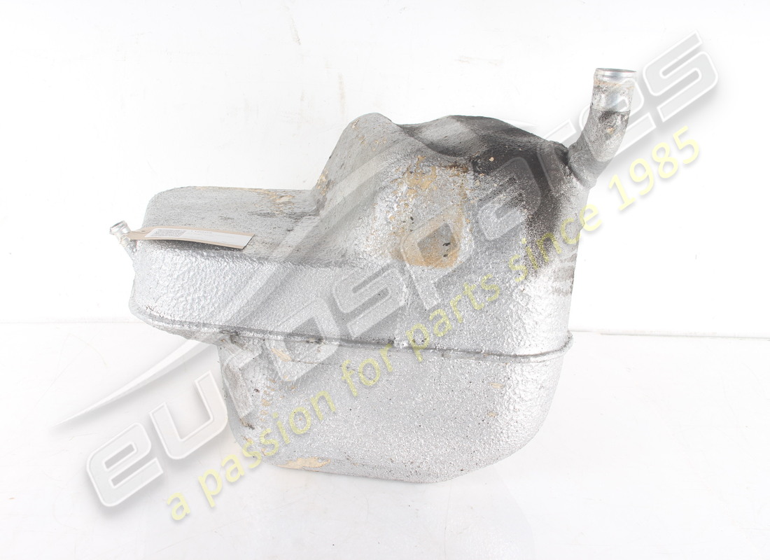 used ferrari rh fuel tank. part number 116605 (3)