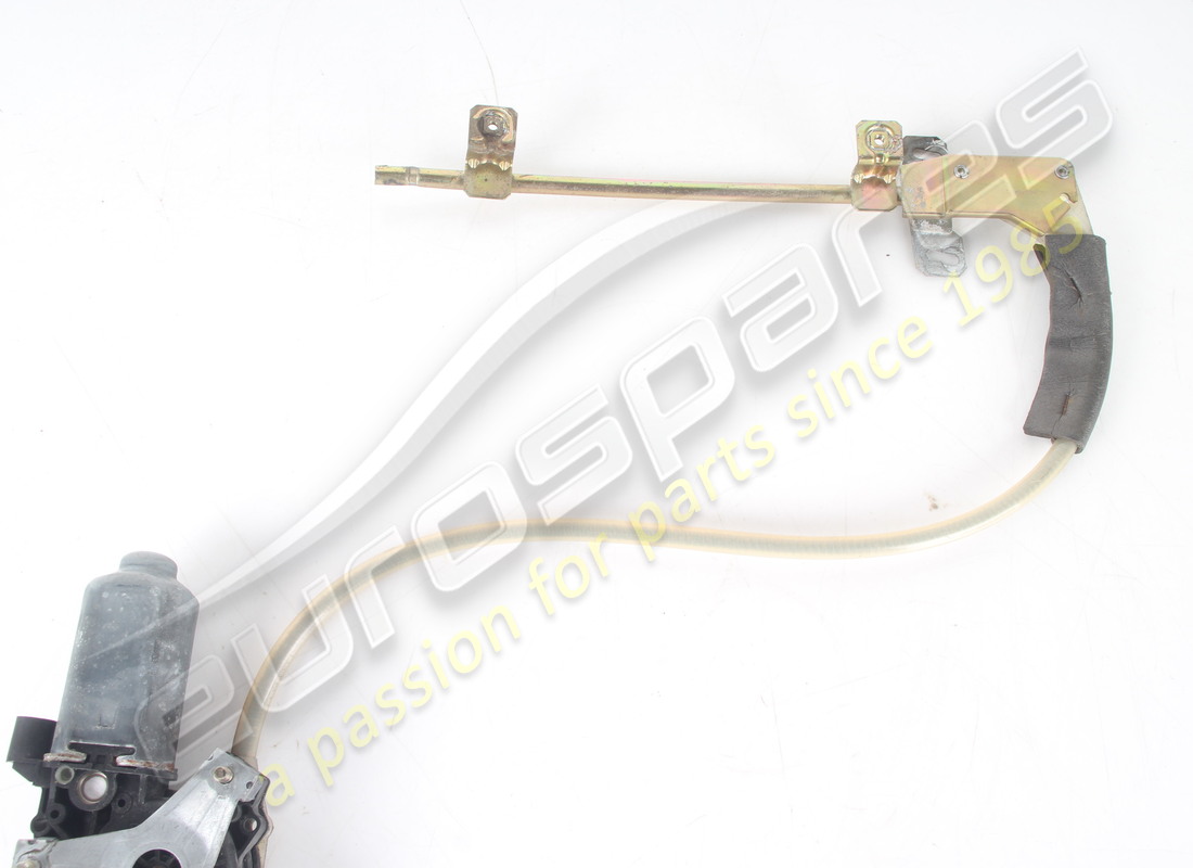 used maserati rh window raiser. part number 377705072 (2)