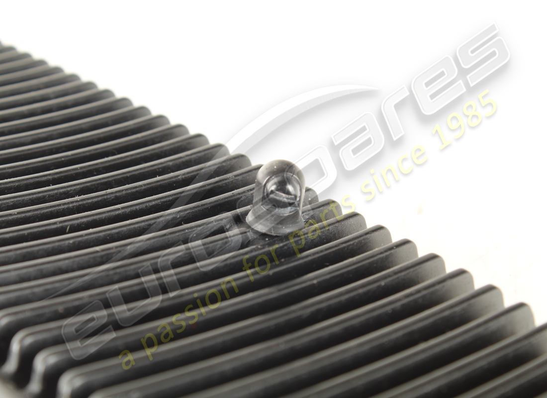 USED FERRARI RH GRILLE RHD PART NUMBER 60587700 (3) used ferrari rh grille rhd part number 60587700 (3)