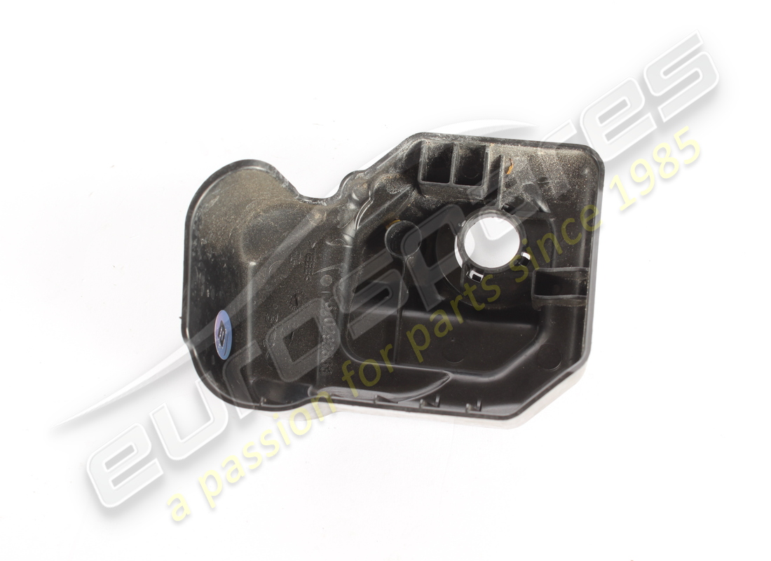 used maserati shield. part number 670292863 (2)