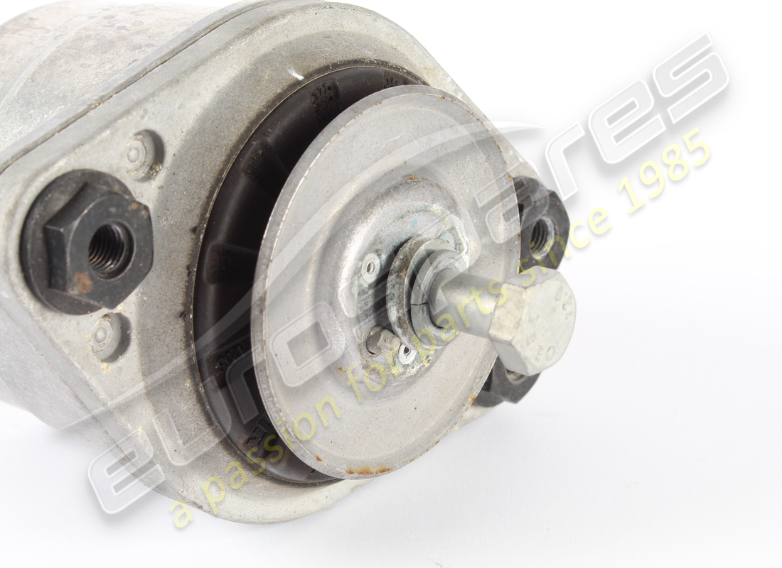 USED FERRARI TAMPONE MOTORE. PART NUMBER 811227 (4) used ferrari tampone motore. part number 811227 (4)