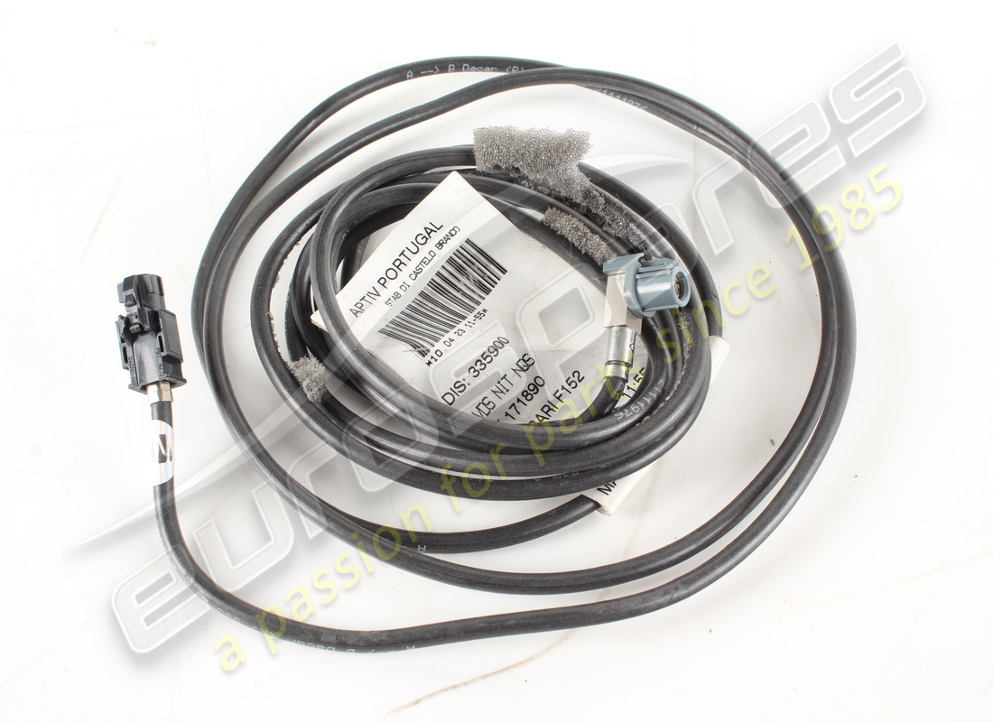 used ferrari lvds nit-nqs video cable. part number 335900 (1)