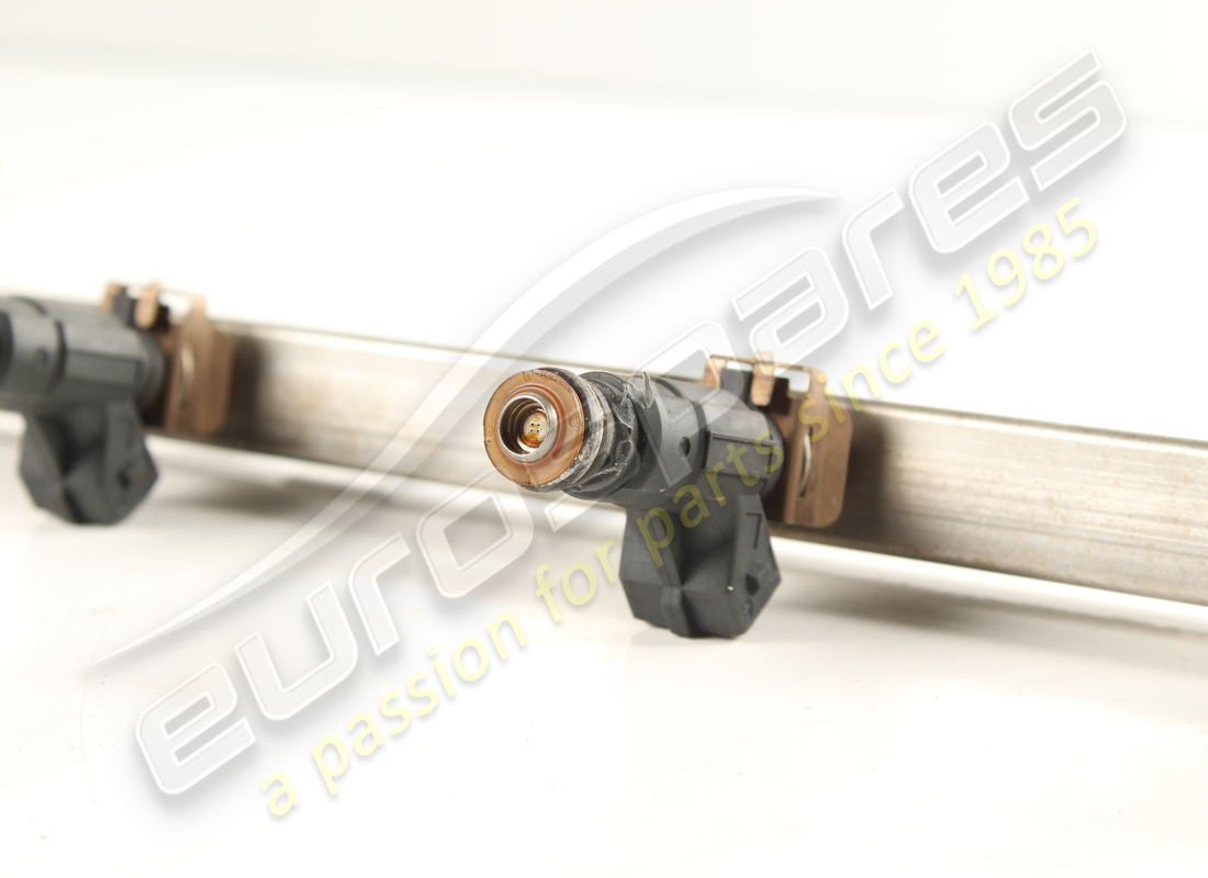 used maserati fuel pipe with injectors. part number 212696 (5)