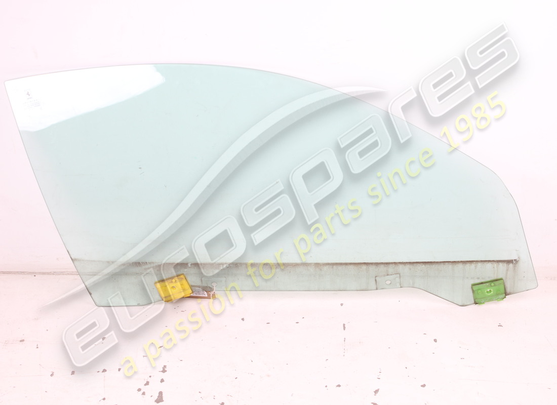 used ferrari rh side glass. part number 66856000 (2)