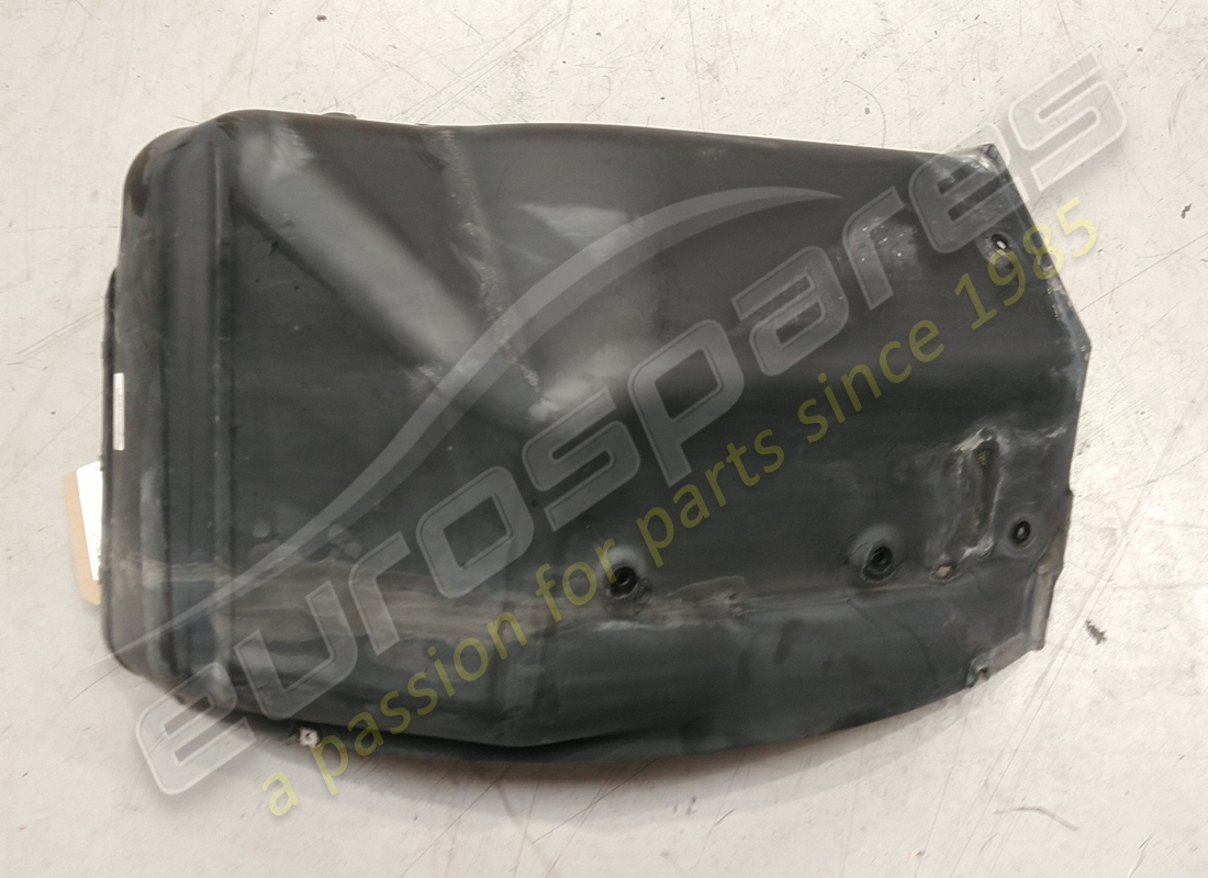 damaged lamborghini wheel house shell. part number 400821191a (1)