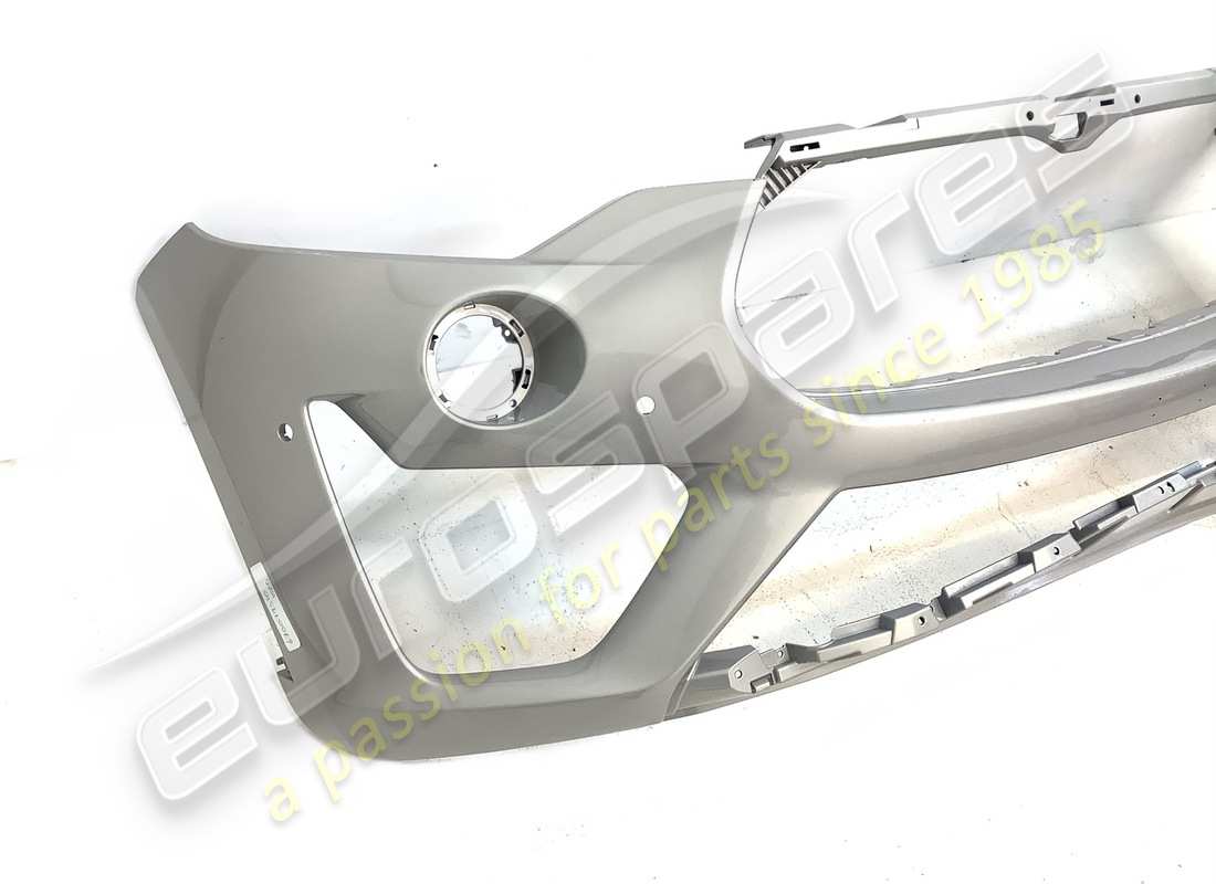 used maserati front bumper. part number 670079310 (2)