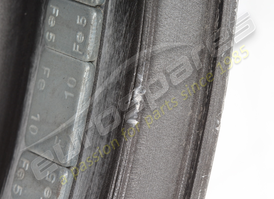 USED FERRARI FRONT RIM. PART NUMBER 275585 (10) used ferrari front rim. part number 275585 (10)