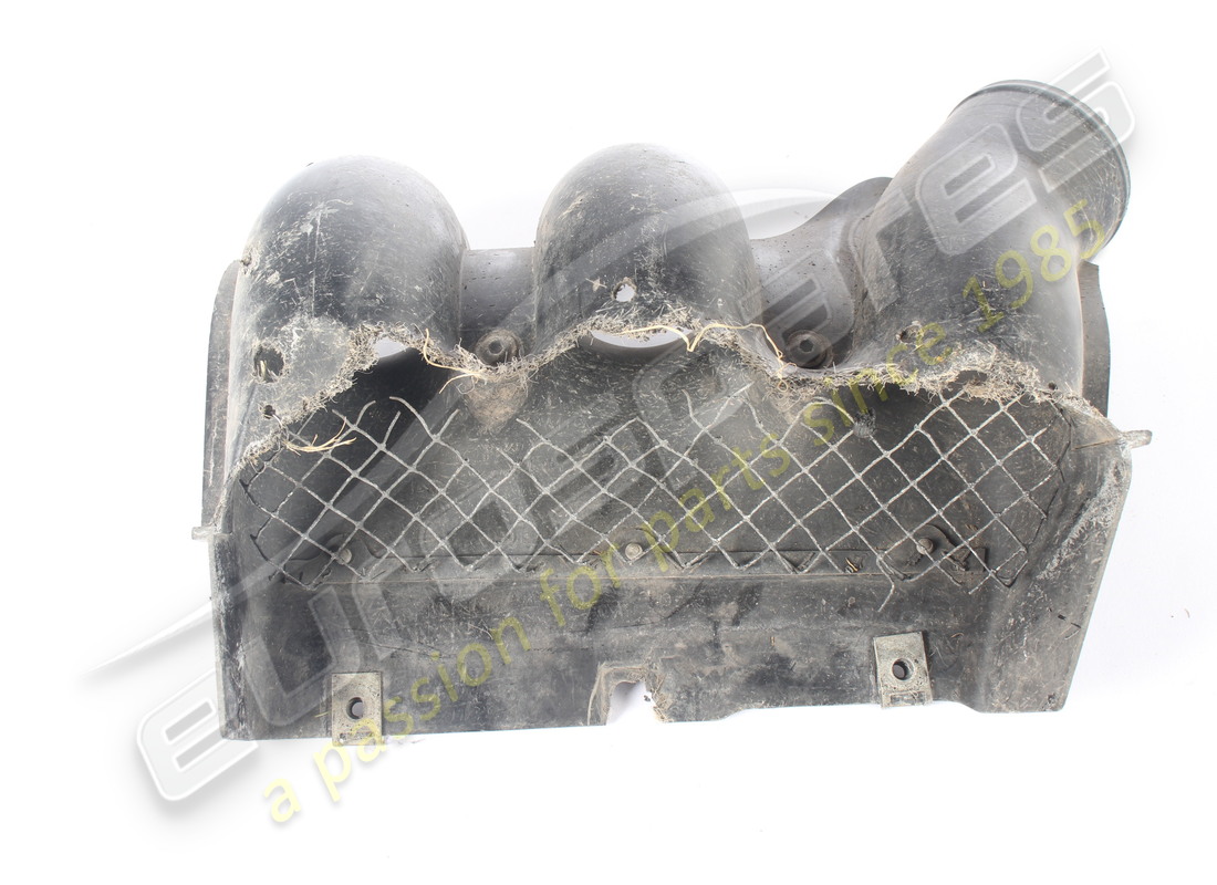 damaged ferrari lh duct. part number 84045100 (2)