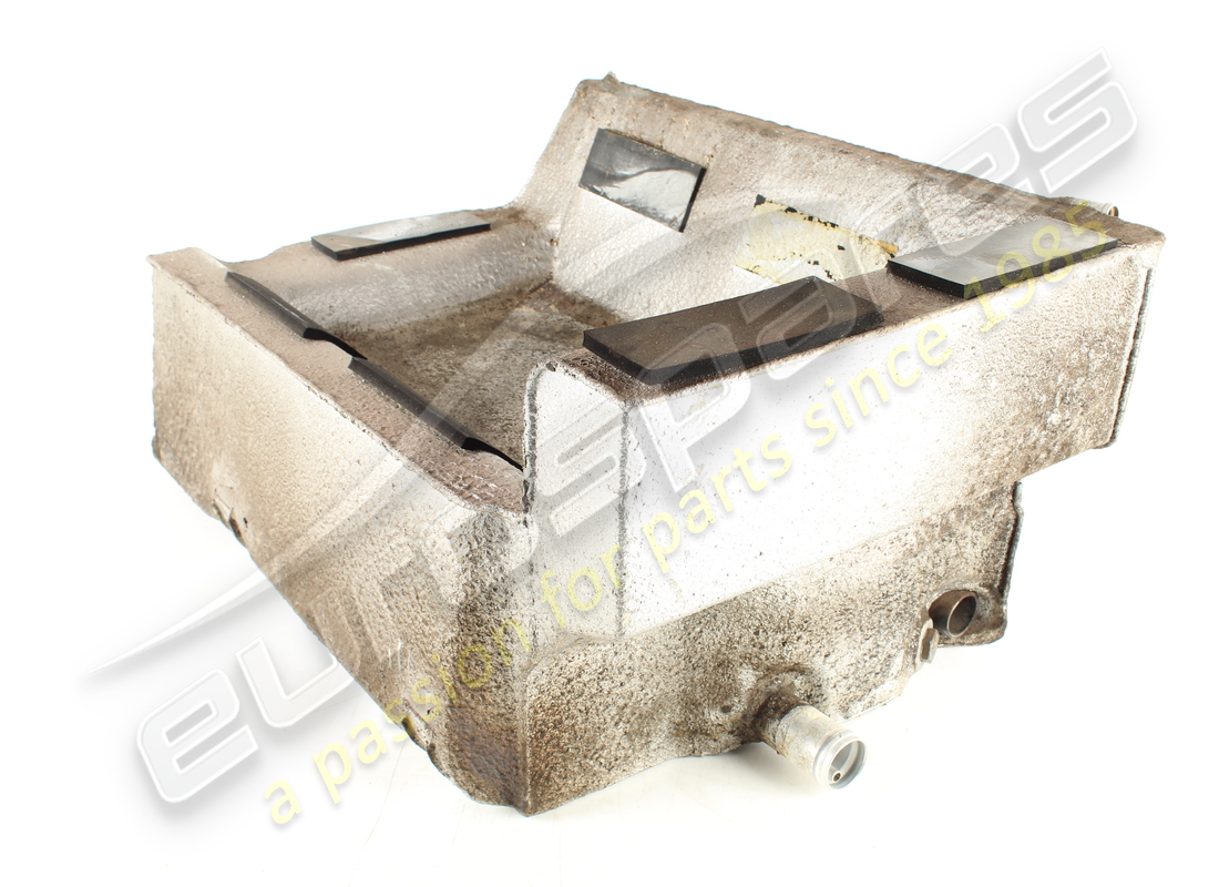 damaged ferrari rh fuel tank. part number 119068 (2)