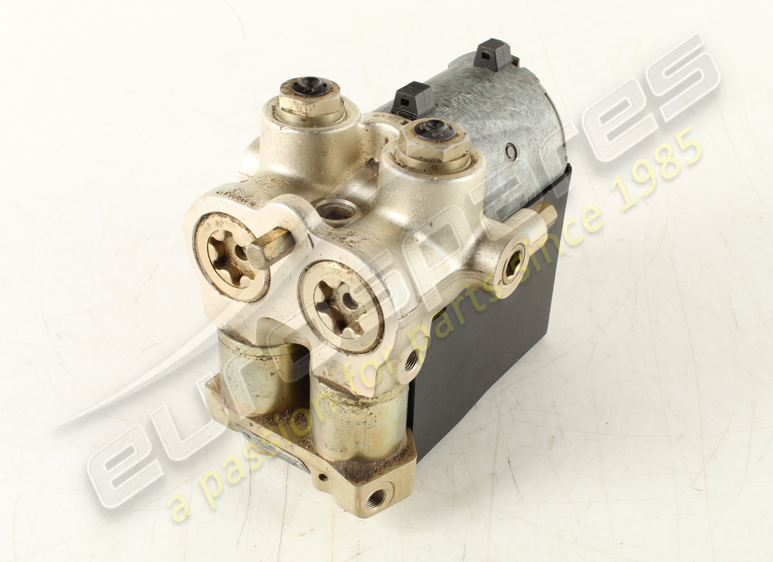 used ferrari hydraulic unit abs. part number 126056 (4)