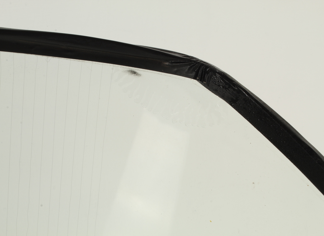 used ferrari rear window. part number 61896400 (4)