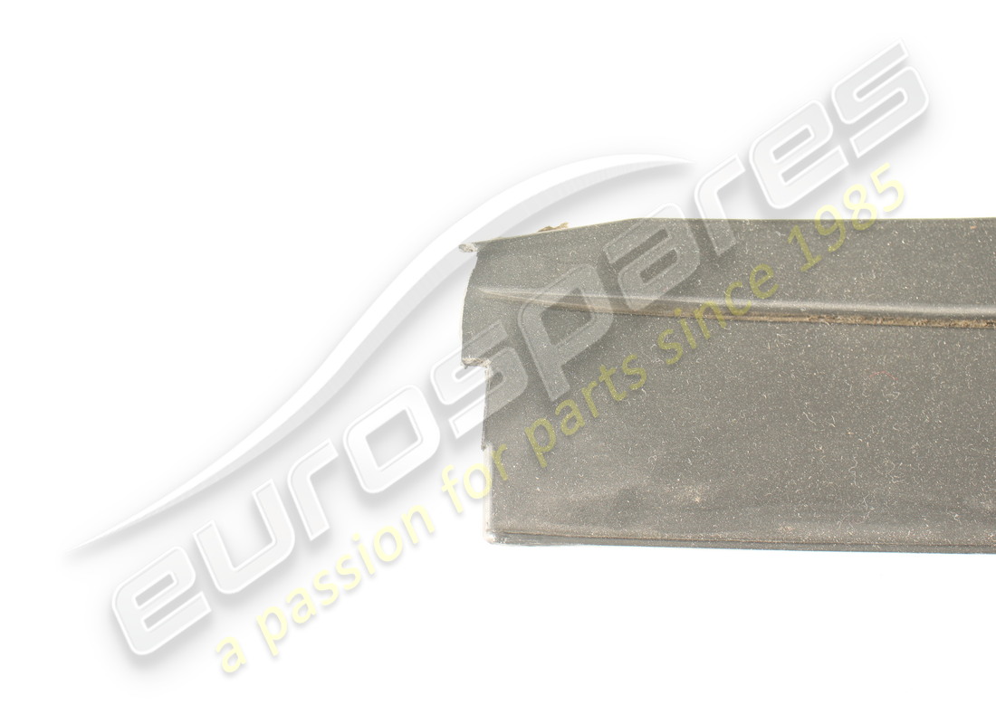damaged ferrari rh kick plate. part number 64552200 (2)