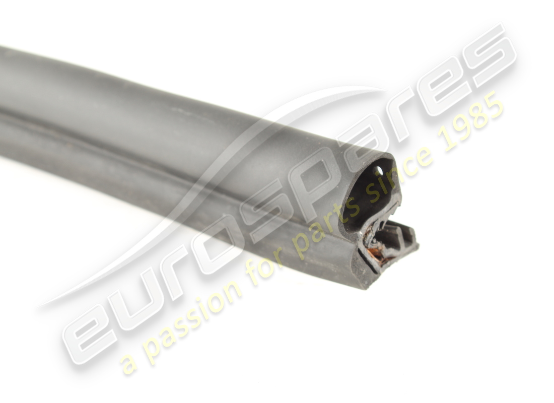 USED FERRARI LOWER SEAL. PART NUMBER 83987400 (2) used ferrari lower seal. part number 83987400 (2)