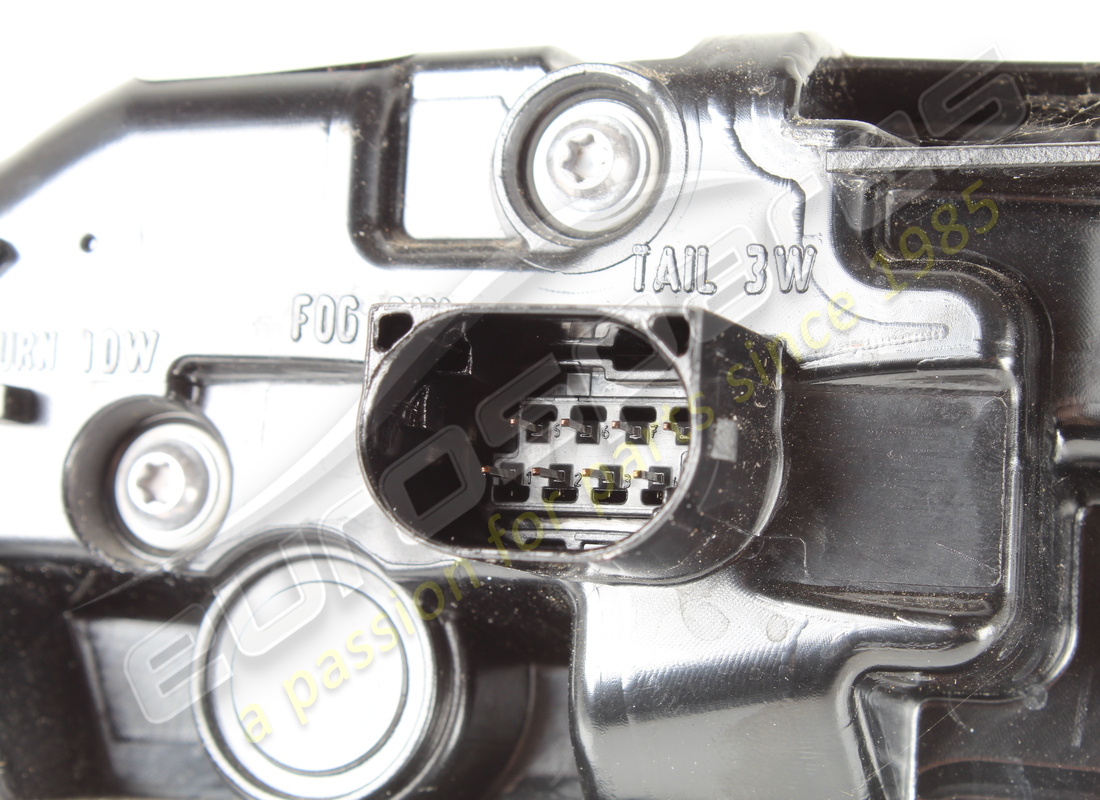 USED FERRARI FANALE POSTERIORE DX. PART NUMBER 960504 (6) used ferrari fanale posteriore dx. part number 960504 (6)