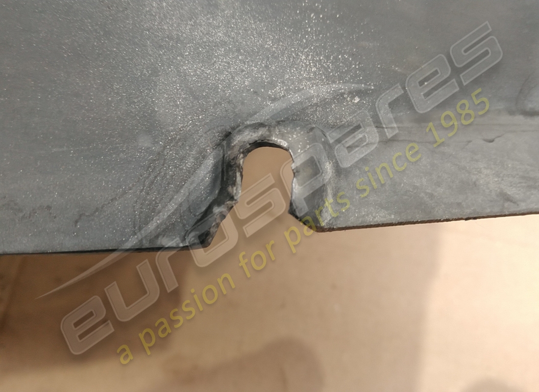 damaged lamborghini wheel house shell. part number 400821191a (3)