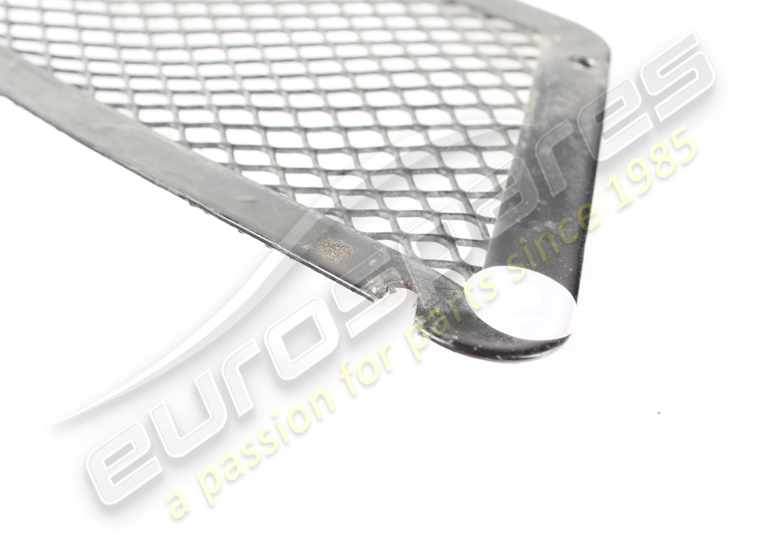 damaged ferrari lower rear rh grille -rear b. part number 81373400 (3)