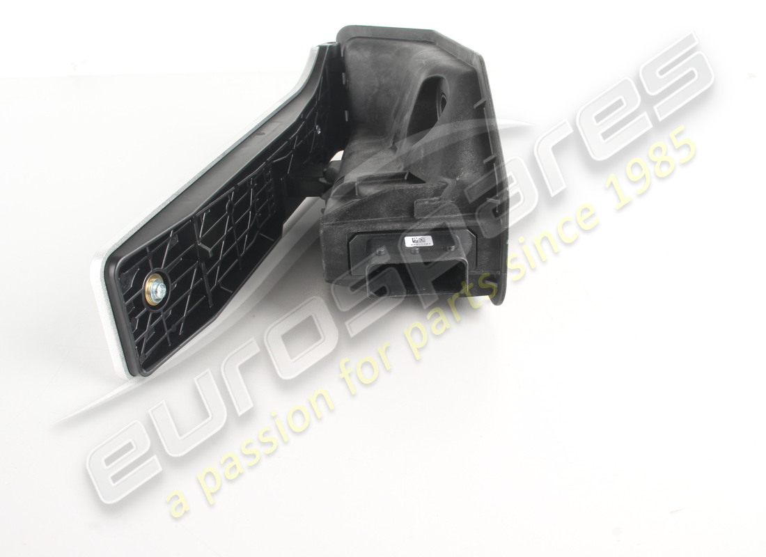 new maserati accelerator pedal. part number 670156296 (3)