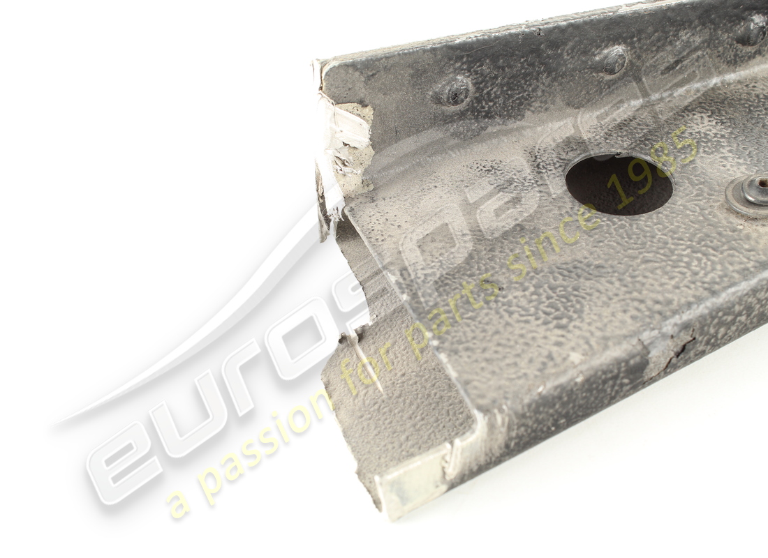 USED FERRARI RH SIDE BRACKET PLUS CATAPH. PART NUMBER 65151611 (5) used ferrari rh side bracket plus cataph. part number 65151611 (5)