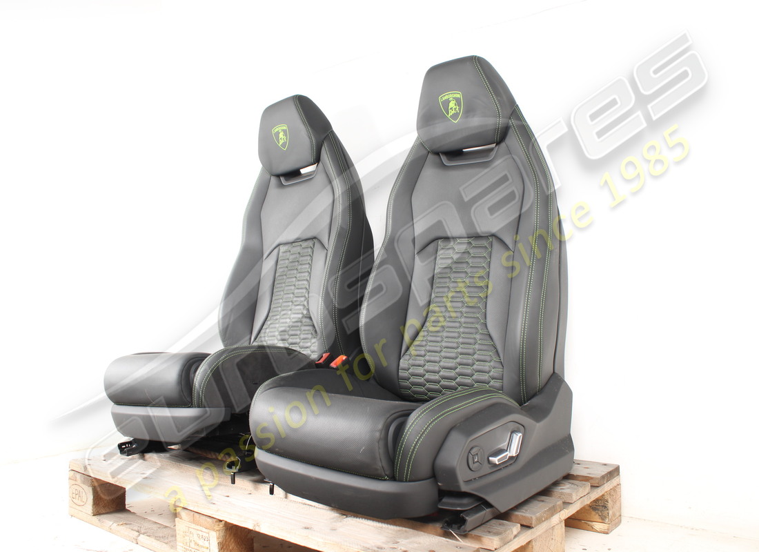 used lamborghini complete seat set. part number eap1227394 (4)