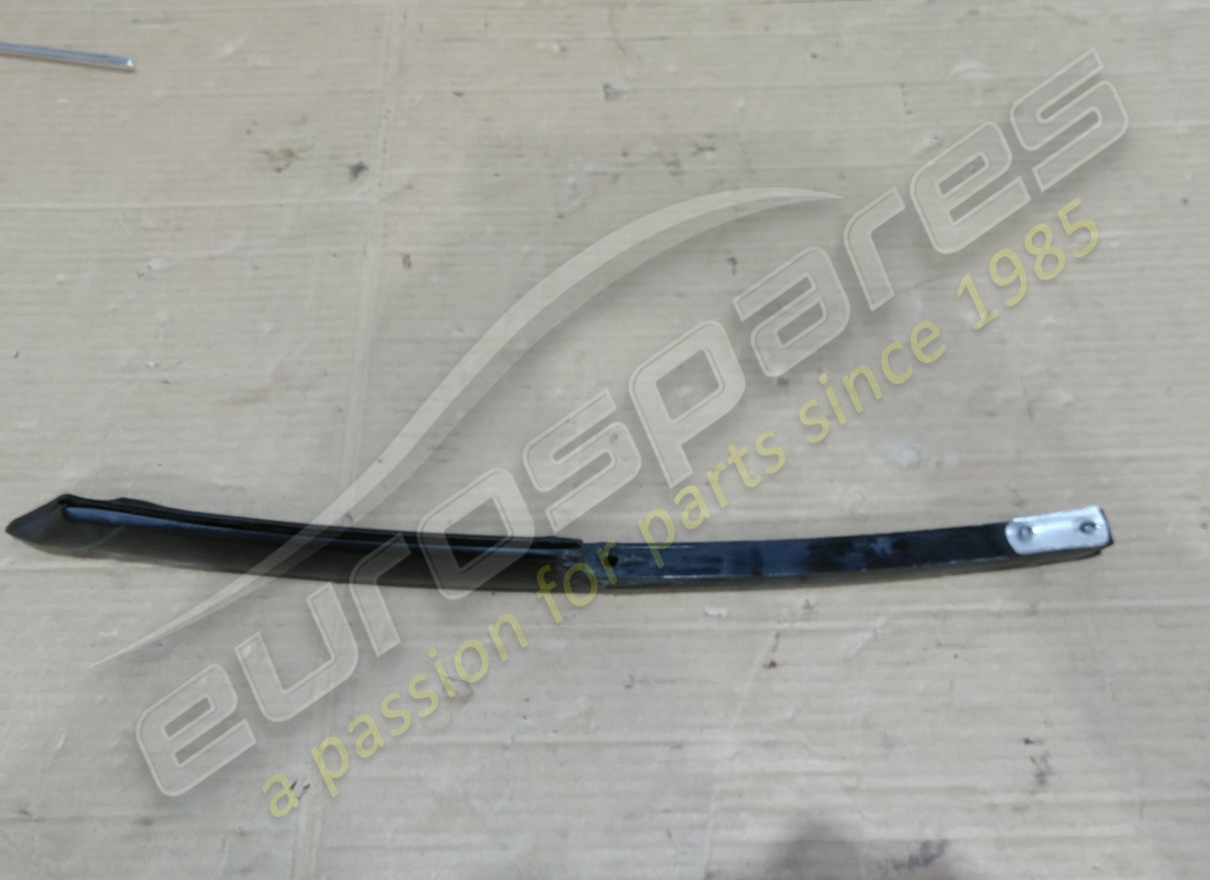 DAMAGED Aston Martin DIV BAR, CHANNEL ASSEMBLY, RH . PART NUMBER 6G33C262A36AC (1)