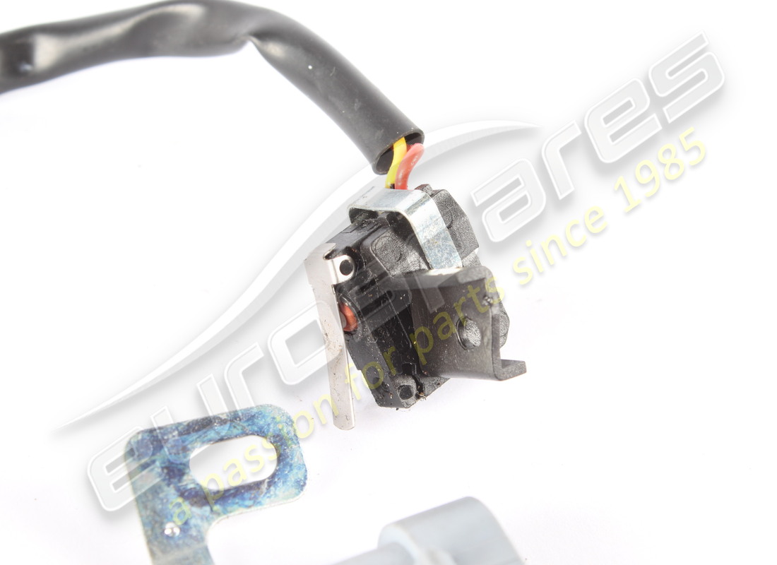 used ferrari micro-switch for locking doo. part number 212584 (2)