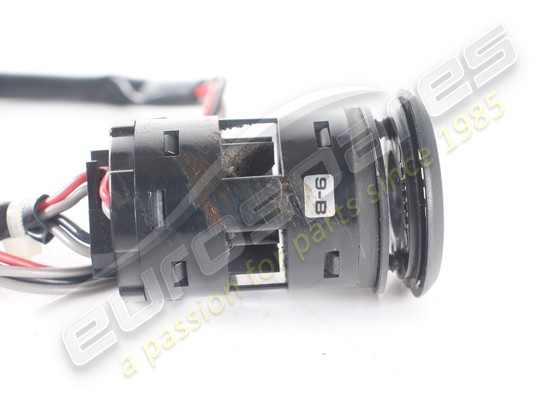 used maserati passenger comp. temp. sensor. part number 385500199 (3)