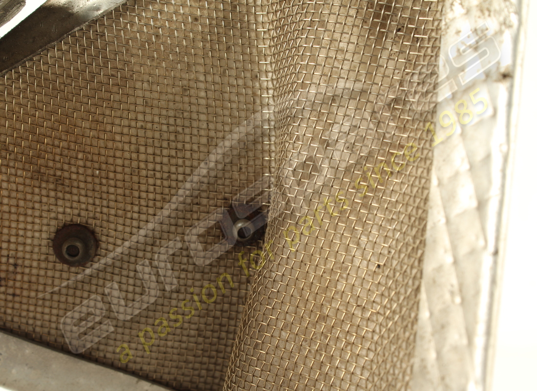 USED FERRARI COMPLETE RH REAR HEAD HEAT SHI. PART NUMBER 295113 (4) used ferrari complete rh rear head heat shi. part number 295113 (4)