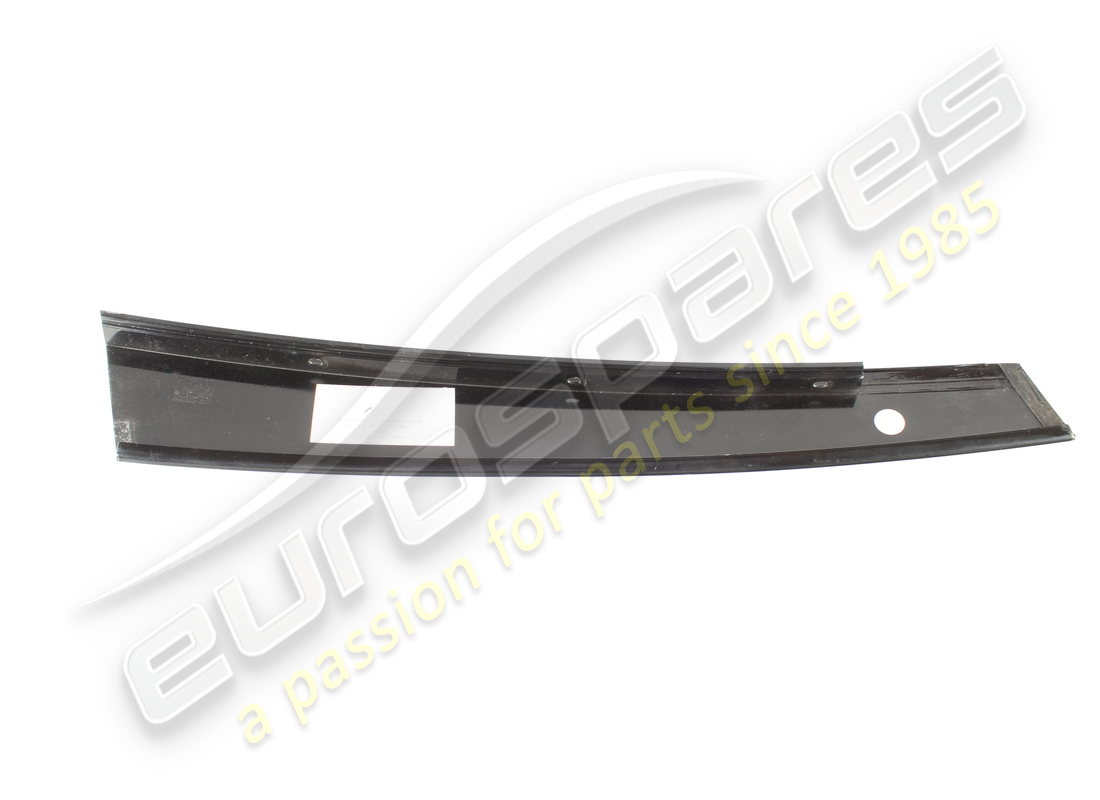 used maserati rh front door outer trim. part number 67066300 (3)