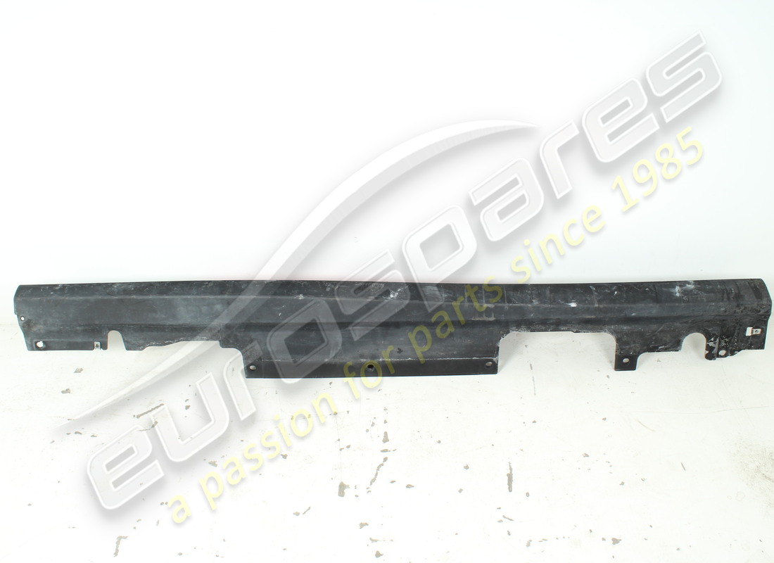 used ferrari complete lh sill trim panel. part number 88825710 (5)