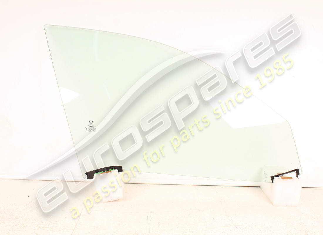new maserati front rh door window glass. part number 83744300 (1)
