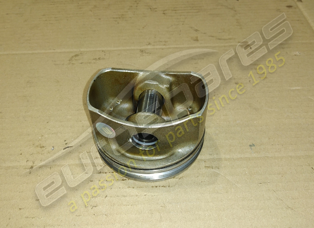 used eurospares piston complete with gudgeon pin. part number eap1390039 (2)