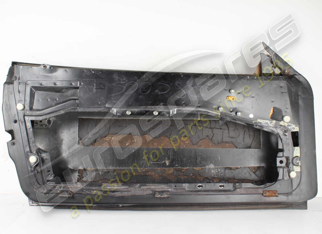 used ferrari lh door. part number 64710200 (5)