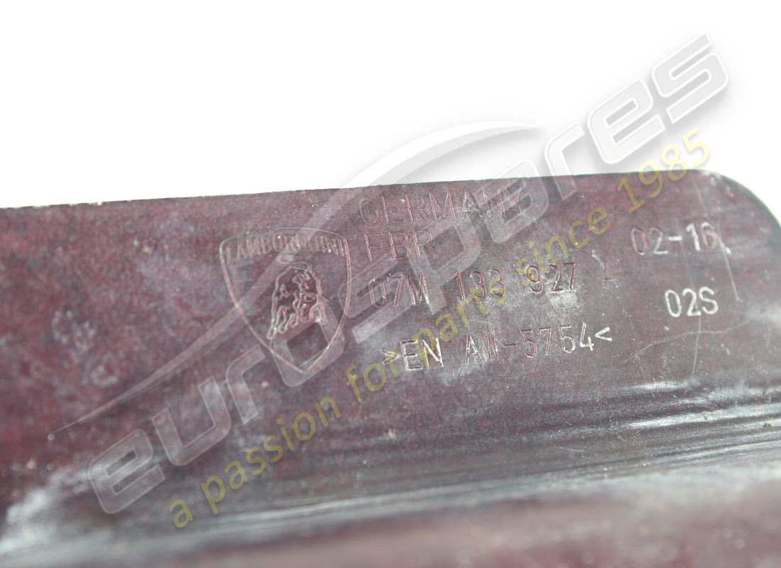 USED LAMBORGHINI SHIELD. PART NUMBER 07M133927A (4) used lamborghini shield. part number 07m133927a (4)