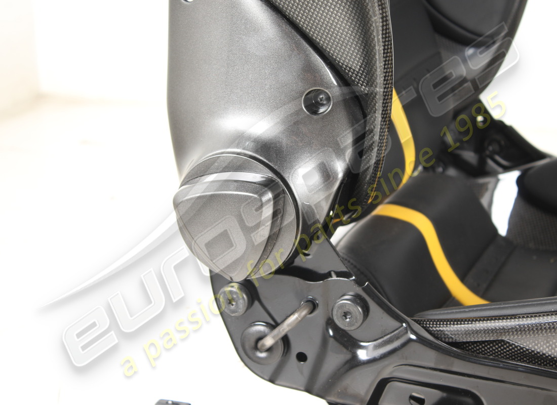 USED FERRARI 296 DAYTONA CARBON SEATS (SIZE LARGE). PART NUMBER EAP1490392 (7) used ferrari 296 daytona carbon seats (size large). part number eap1490392 (7)