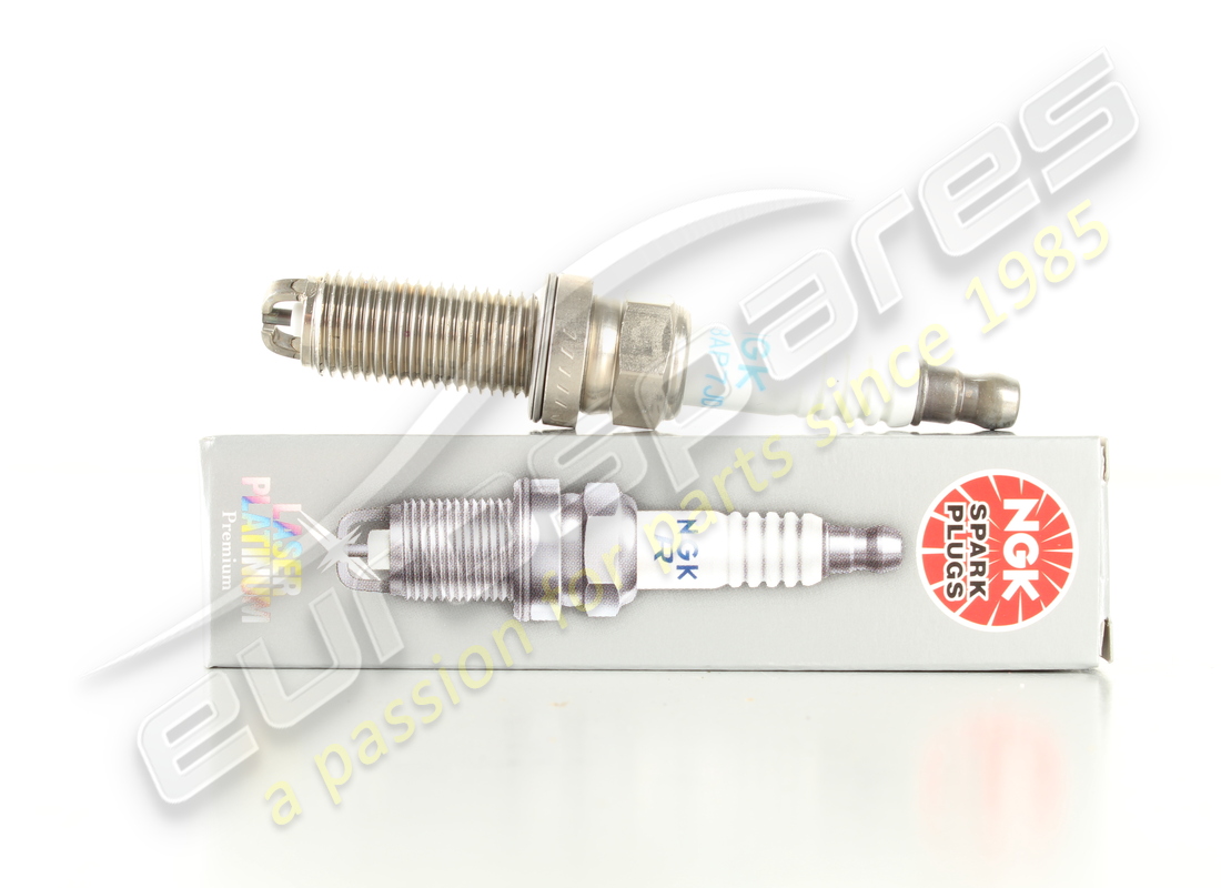 NEW NGK SPARK PLUG. PART NUMBER 310840 (1) new ngk spark plug. part number 310840 (1)